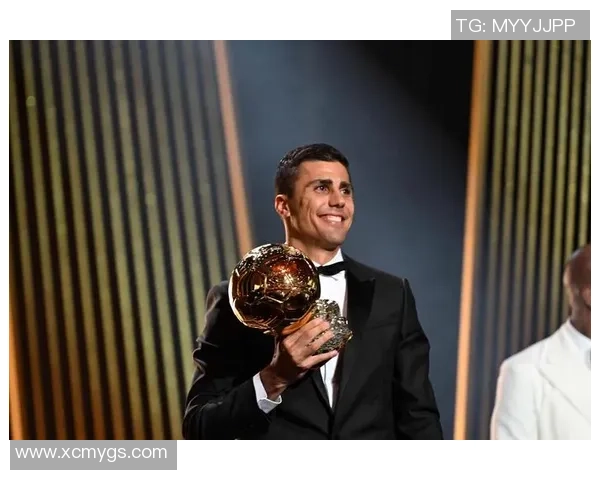 世界十大足球球星颁奖典礼精彩回顾 足球传奇荣耀再度闪耀赛场