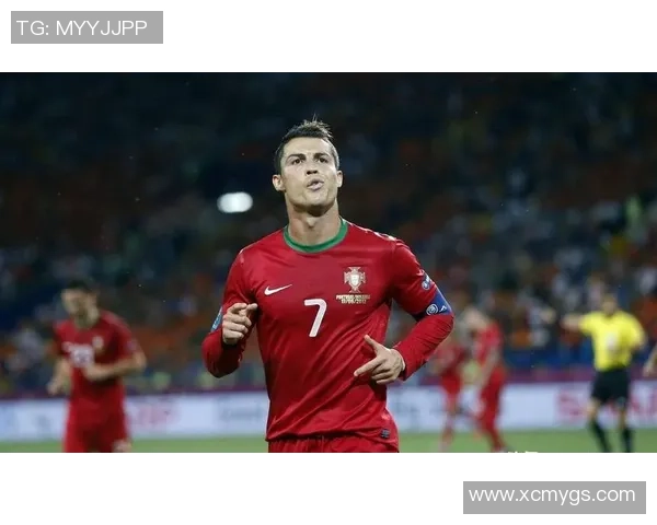 专属足球球星的传奇之路 从青涩少年到世界舞台的耀眼巨星